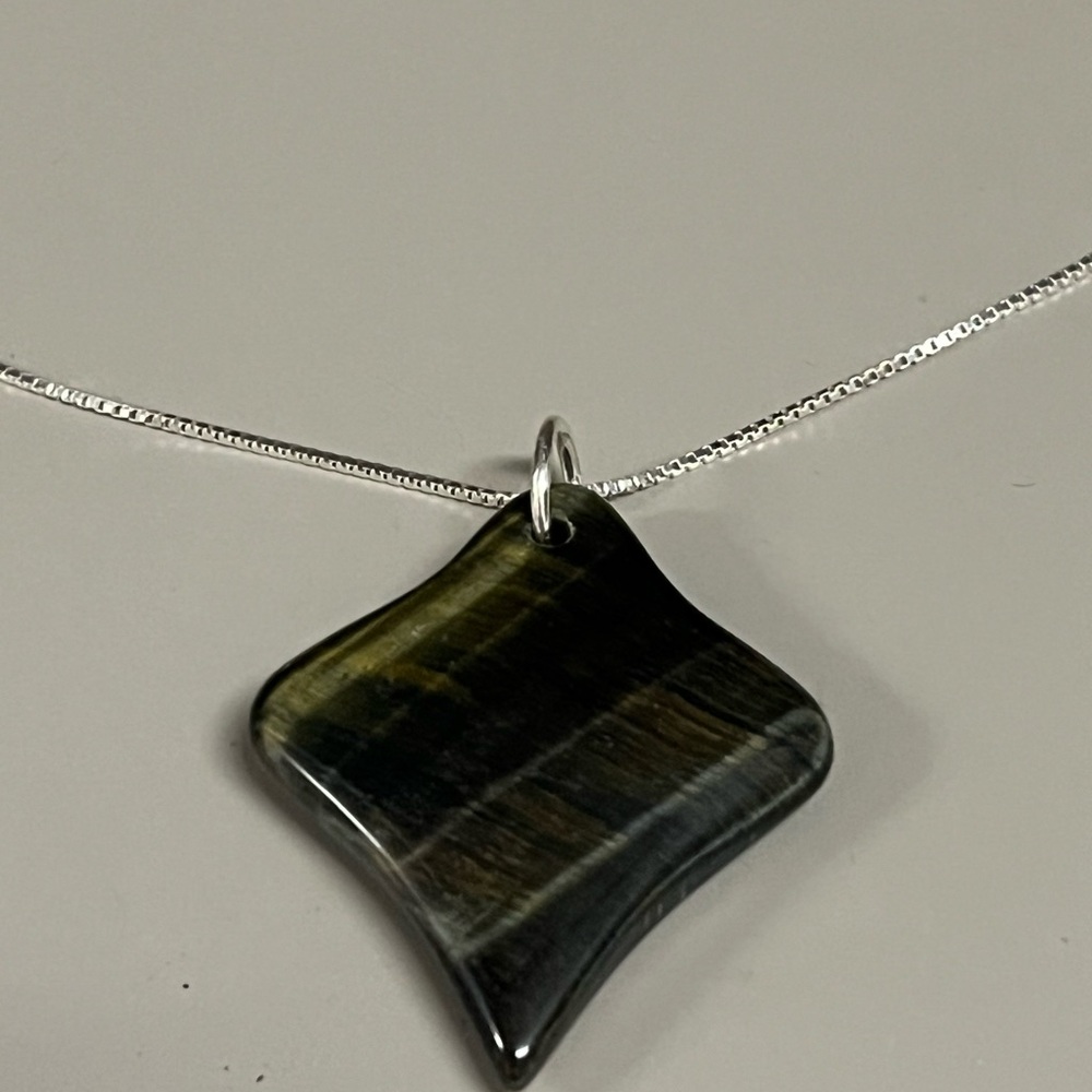 Elegant Sterling Silver and Tiger Eye Pendant Necklace